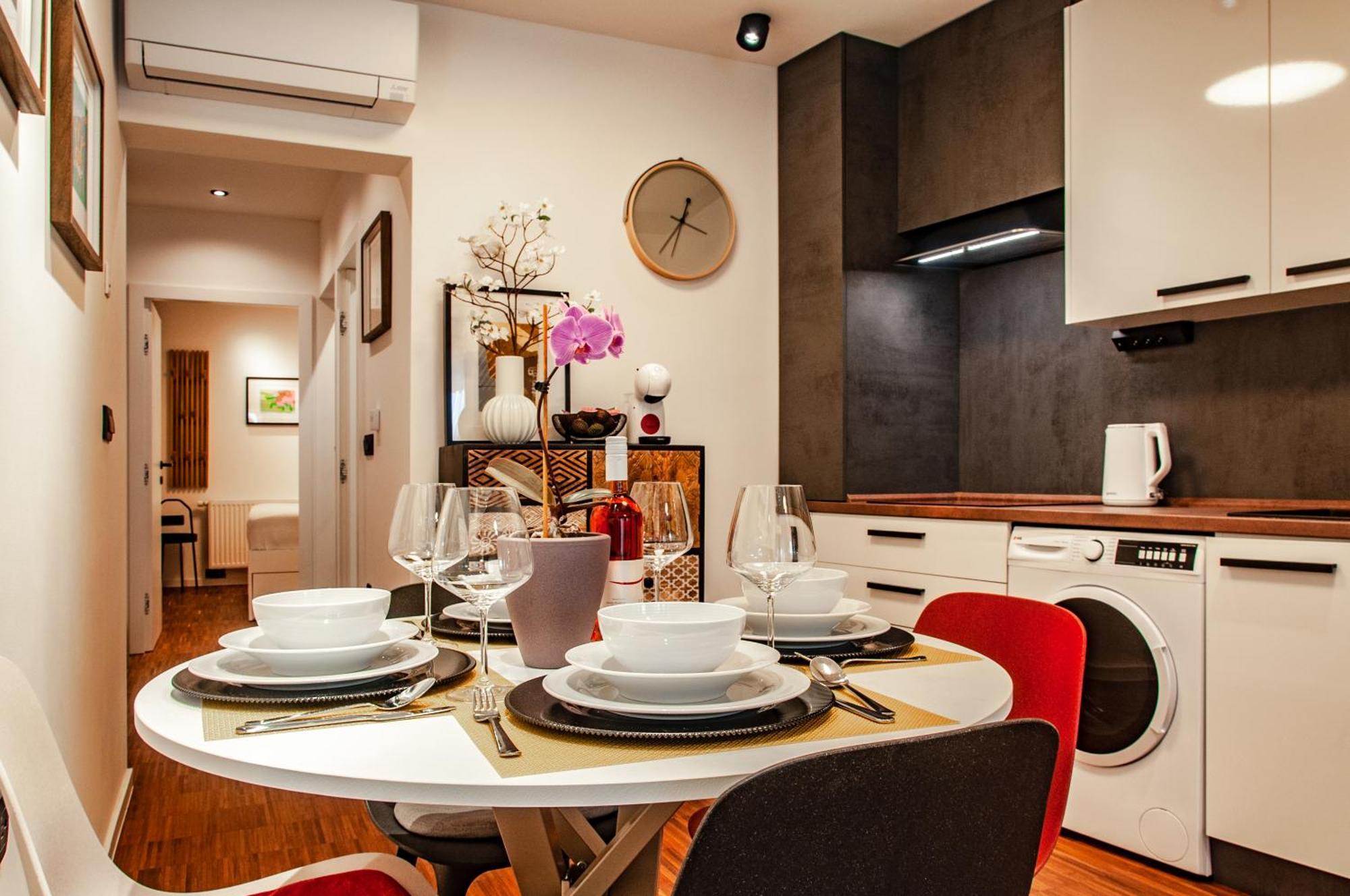 Six In The City Apartment, Ljubljana Eksteriør billede