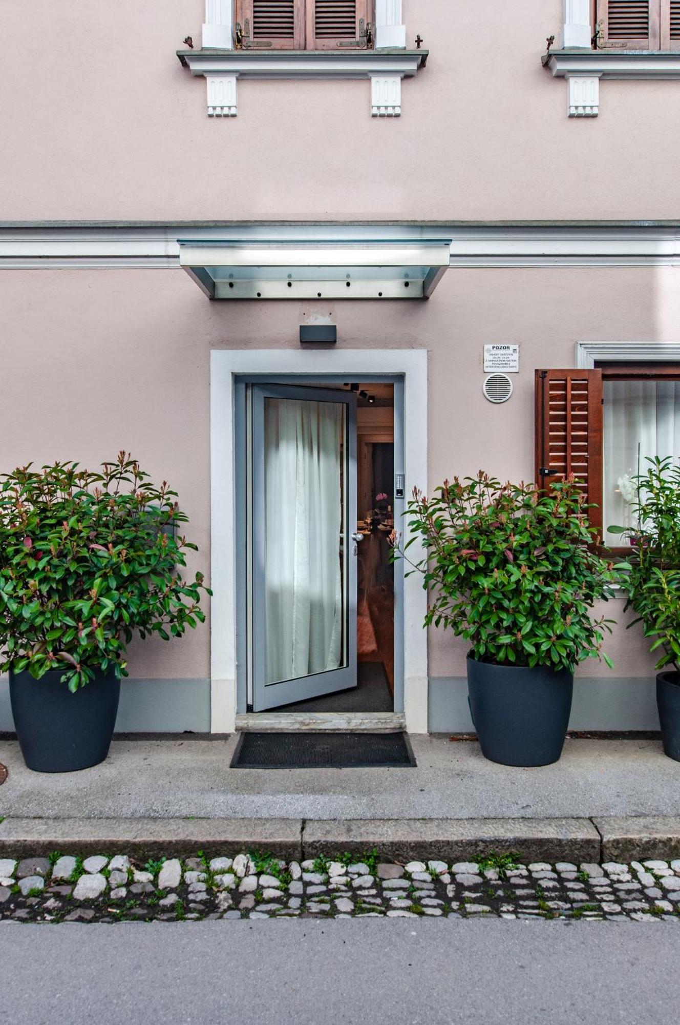 Six In The City Apartment, Ljubljana Eksteriør billede